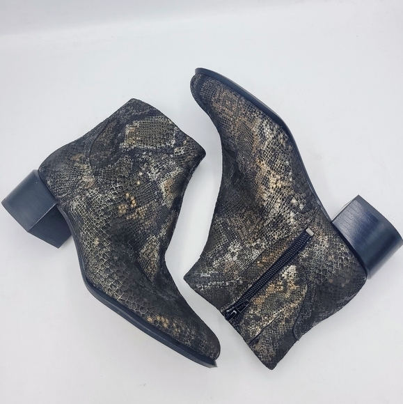 Vionic Kamryn Boa Print Waterproof Leather Booties Pewter Gold Silver Black SZ 6 - Picture 2 of 14